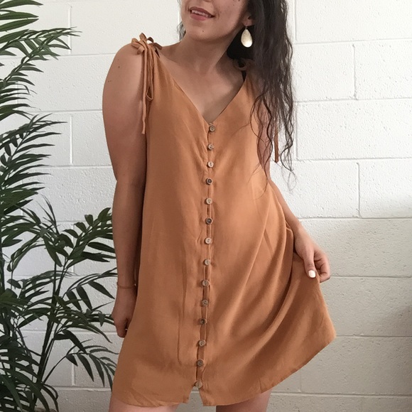 ❗️Three Left❗️NWT Camel Button Down Dress - Picture 4 of 8